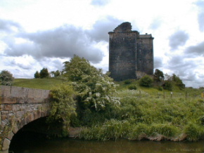 Niddry Castle, Wynchburgh, Click to Enlarge